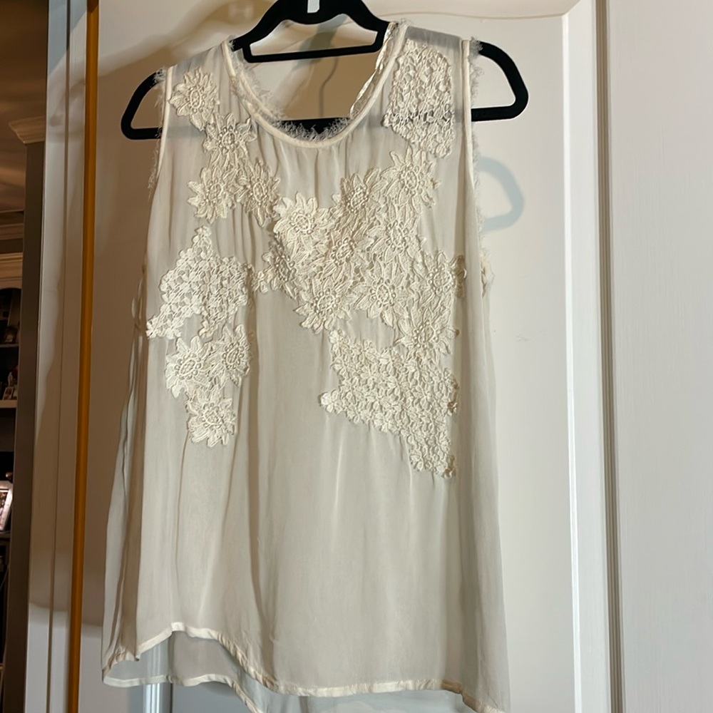 Tank top cream with embroidered lace Zara basic size large pit to pit 21☁️😄